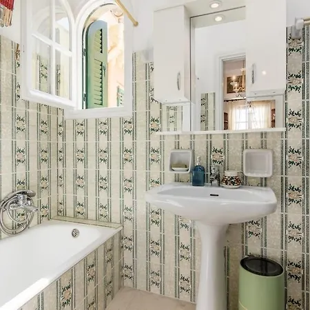 Joy's Martin In Corfu Old Town Apartment *